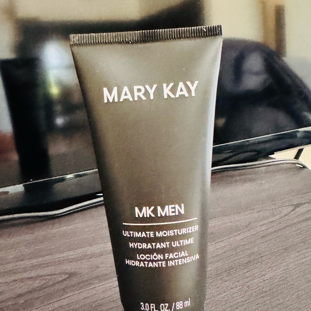 Mary Kay Black Moisturizer Grooming Essential